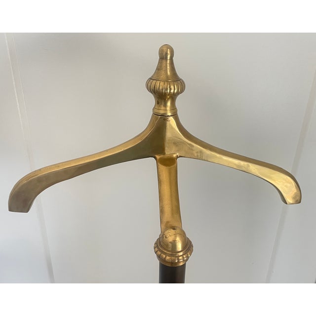 Classic and substantial, this 'Gentlemen's Valet' could also serve as well for a lady. There's nothing so convenient as...