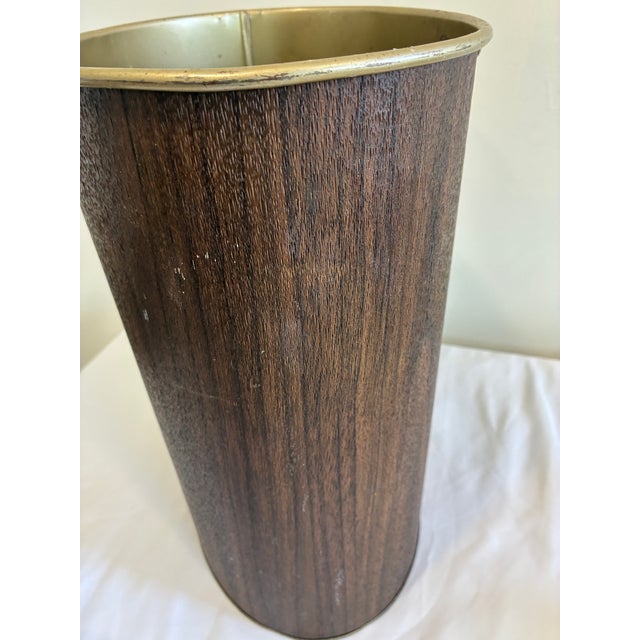 Mid-Century Modern Vintage Faux Woodgrain Mid-Century Wastebasket With Brass Handle For Sale - Image 3 of 10