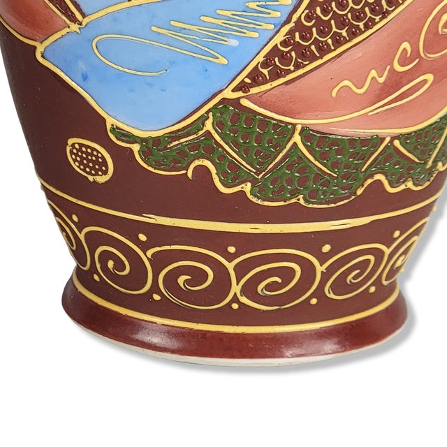 Pair of Japanese Moriage Hand Painted Satsuma-Style Vases With Gilt Figures, 1920s 7.5" For Sale - Image 12 of 14
