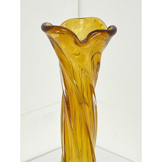 Vintage Amber Murano Glass Vase with Twisted Workmanship and Bullicante Glass, 1960s For Sale - Image 10 of 11