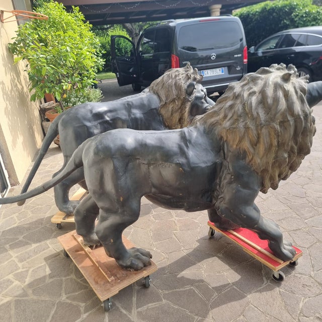 Large Bronze Sculptures of Lions, 1870, Set of 2 For Sale - Image 9 of 18