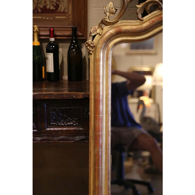 19th Century French Louis XV Giltwood Mirror With Carved Grape and Vine Crest For Sale In Dallas - Image 6 of 9