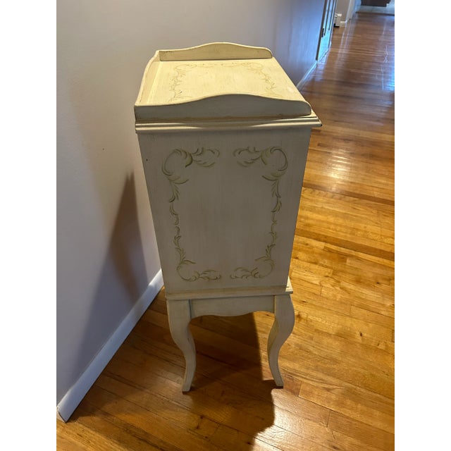 Transitional Oriental Accents Jewelry Chest For Sale - Image 3 of 9