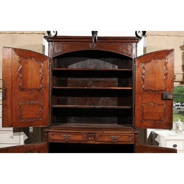 18th Century French Louis XV Cherry Buffet à Deux-Corps For Sale - Image 10 of 11