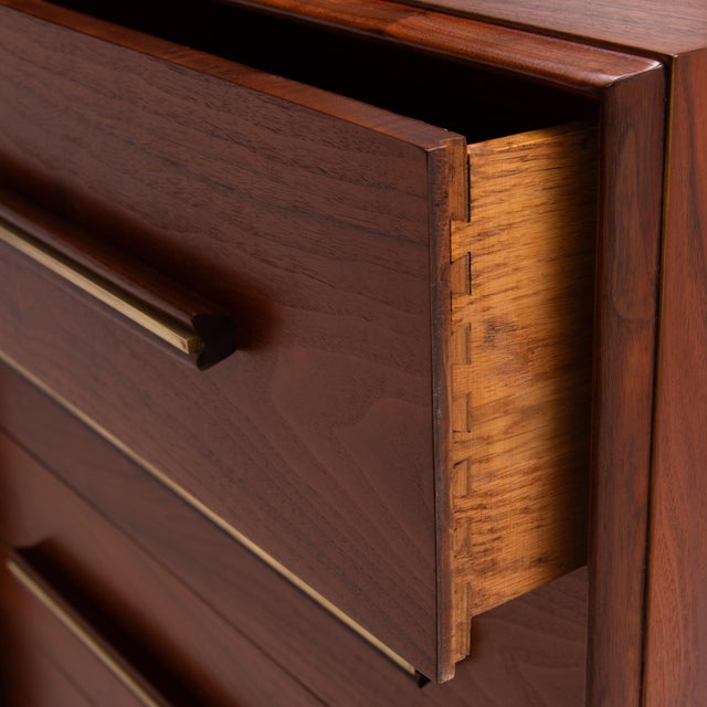 1950s Widdicomb Five Drawer Walnut Chest t.h. Robsjohn Gibbings For Sale - Image 9 of 12