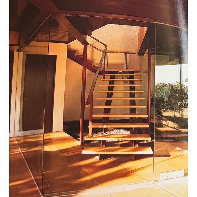 Description: This volume, with its authorative text by Alan Hess and full-color and black-and-white photography by Alan...