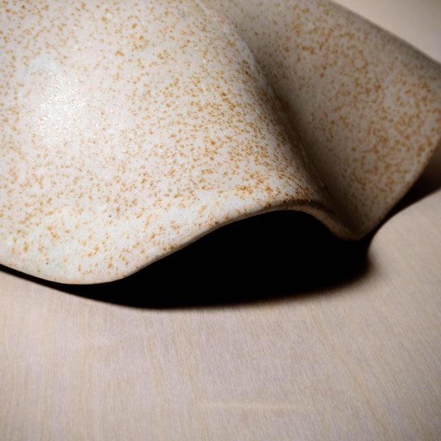 Sand Vintage Studio Pottery Ceramic Bowl With Rippled Edges and Abstract Brushstrokes Signed Tebbens For Sale - Image 8 of 10