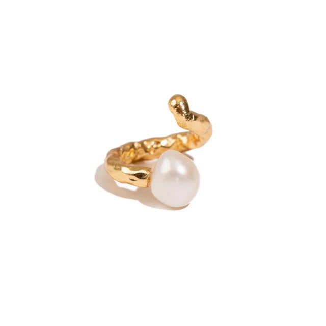Divine Touch Pearl Gold Ring, Size 5 For Sale - Image 12 of 12