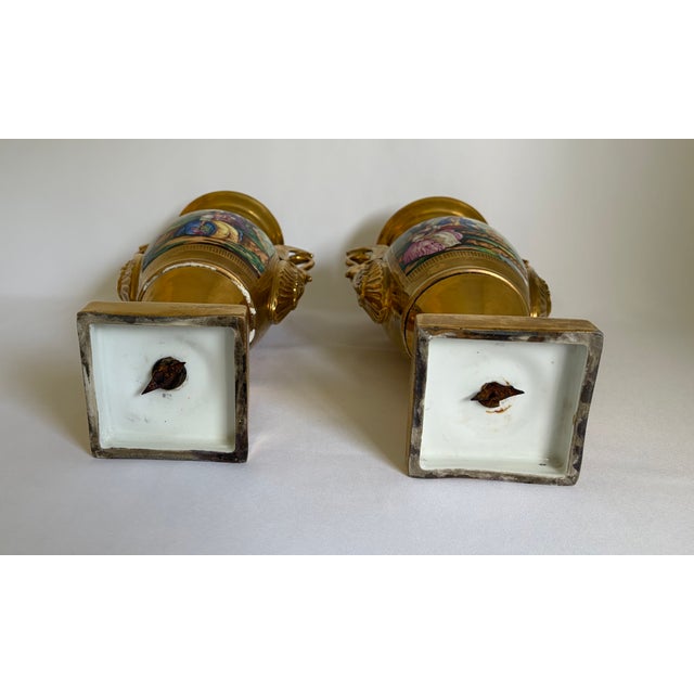 19th Century French Old Paris Gilt Porcelain Swan-Handle Urn Vases – Pair For Sale - Image 14 of 16