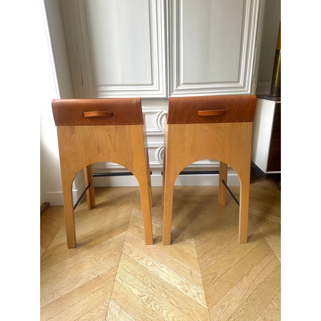 Early 21st Century Jack Counter Stools in Sycamore Wood and Tan Leather from Lostine, USA, 2018, Set of 2 For Sale - Image 5 of 13