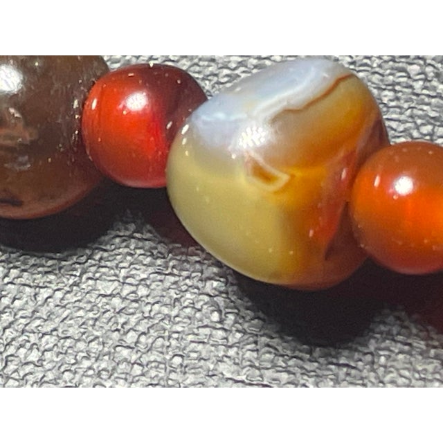 Chinese Gemstone Necklace ‘Bing Piao’ Rare Lychee Icey Variety Agate (Mixed With Hematite) From Liangshan. For Sale - Image 3 of 9