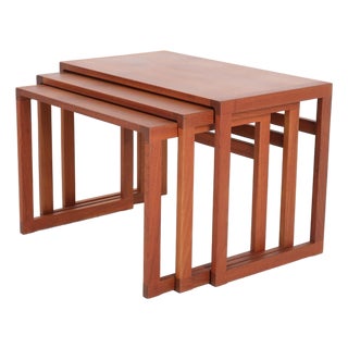 Danish Modern Minimalist Model #253 Nesting Tables in Teak, 1960s, Set of 3 For Sale