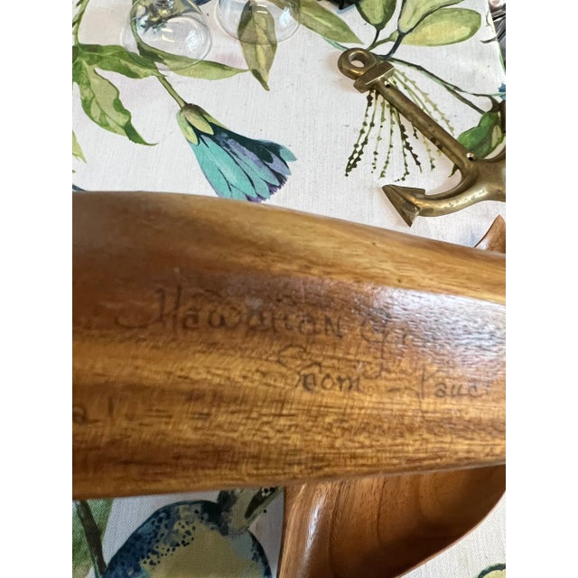 Very beautiful set of 3 wooden leaf bowls. Whether you want to use them to accent as they are or make practical use of...