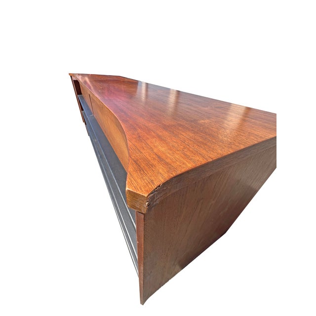 Vintage Mid Century Modern Long Dresser or Credenza by American of Martinsville For Sale - Image 13 of 14