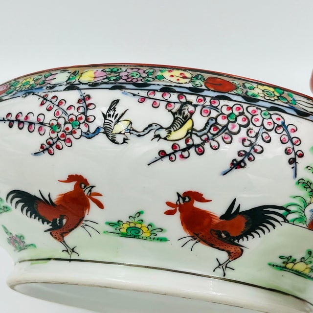 Mid 20th Century Vintage Chinoiserie Famille Rose Porcelain Covered Tureen Centerpiece - Rooster and Bok Choy Cabbage For Sale - Image 5 of 16