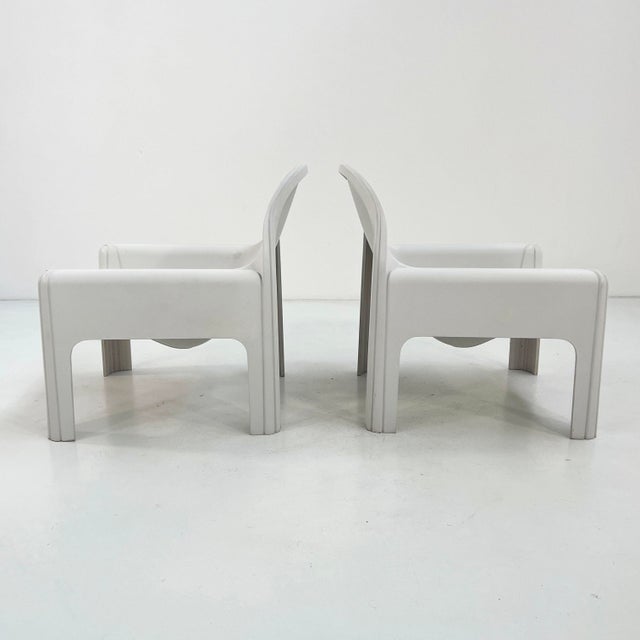 Modern White Model 4794 Lounge Chairs by Gae Aulenti for Kartell, 1970s, Set of 2 For Sale - Image 3 of 10