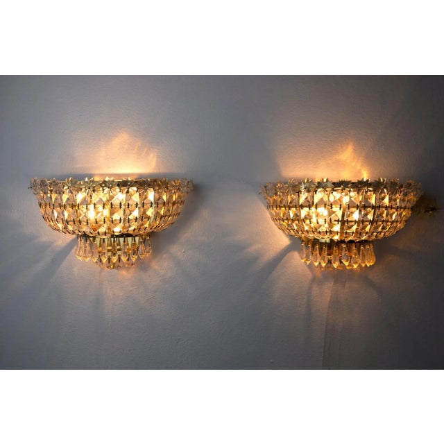 Regency Italian Crystals Cutted Glass Wall Lights, 1970s, Set of 2 For Sale - Image 6 of 7