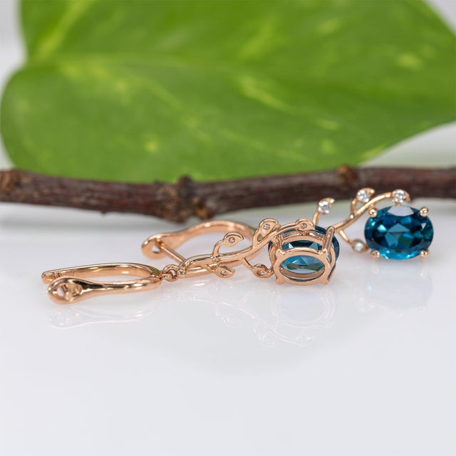 4.6Ct London Blue Topaz Stud Earrings With Earth-Mined Diamond Accents: 14k Gold, A Pair For Sale - Image 4 of 5