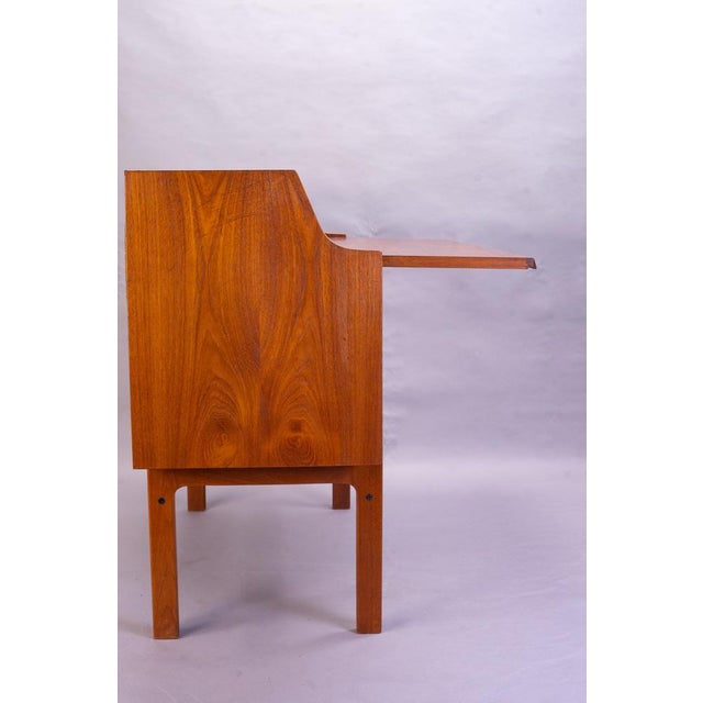 1960s Danish Teak Secretaire by Arne Wahl Iversen for Vinde Møbelfabrik, 1960s For Sale - Image 5 of 14