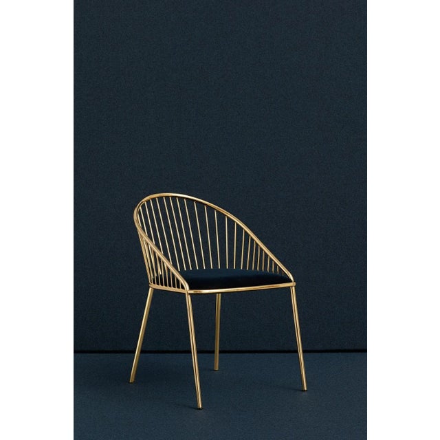 About Agora collection, black and gold chair Agora is a fresh take on wire chairs designed by Pepe Albargues. It...