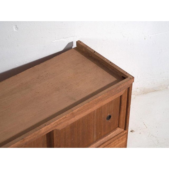 Antique low cabinet with sliding doors – Taishō / Showa Period (c.1920-1970)Dimensions: Length: 87 cm Depth: 40 cm Height:...