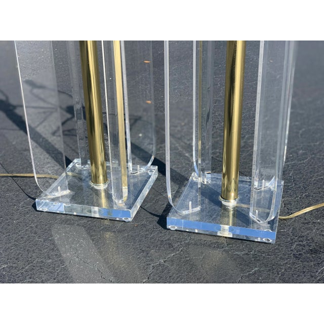 Charles Hollis Jones Vintage Lucite and Brass Table Lamps - a Pair For Sale - Image 4 of 13