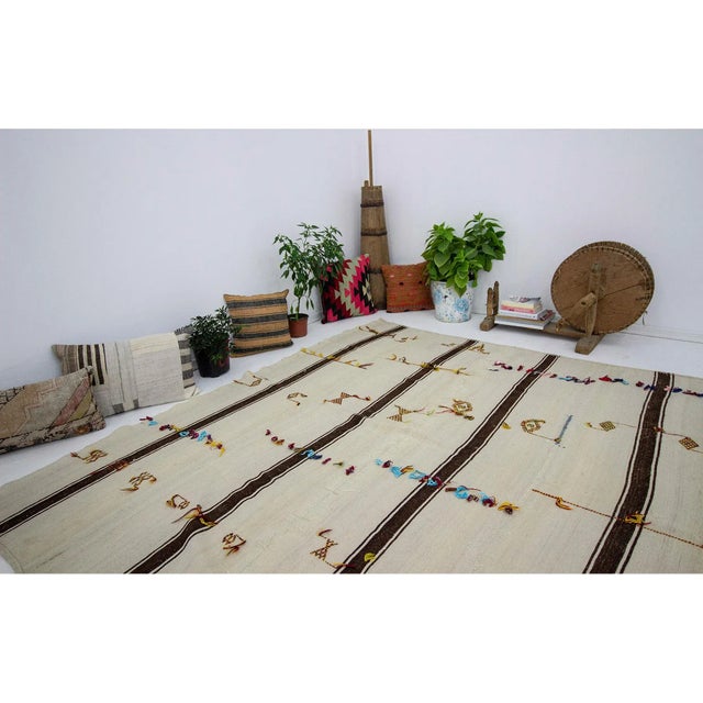 1960s Vintage Turkish Kilim Rug- 6′7″ × 7′10″ For Sale In Los Angeles - Image 6 of 7