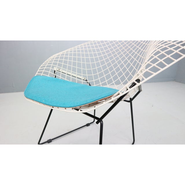 Black Diamond Chair in White and Black Metal by Harry Bertoia, 1960s For Sale - Image 8 of 16