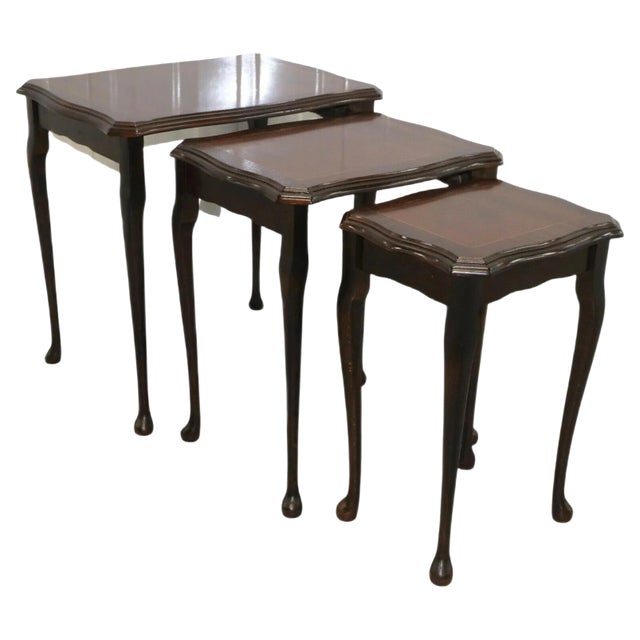 Mahogany Nesting Tables on Cabriole Legs, Set of 3 For Sale