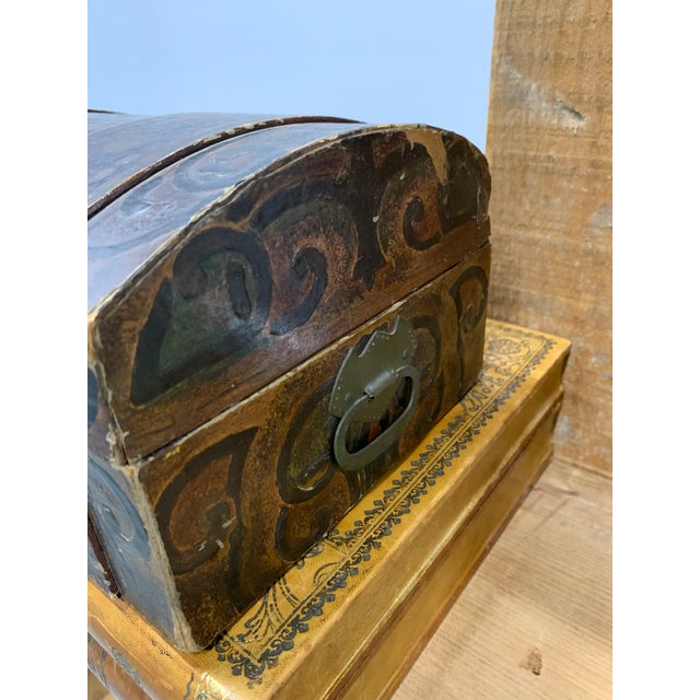 Metal Mid 20th Century Vintage Lithographic Cardboard Game Chest For Sale - Image 7 of 8
