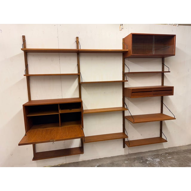 1960s Vintage Scandinavian Wall Unit in Teak by Poul Cadovius for Royal System, 1960s For Sale - Image 5 of 14