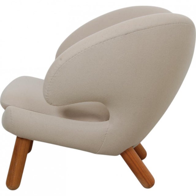 Vintage Pelikan Chair in Beige Fabric by Finn Juhl For Sale - Image 4 of 13