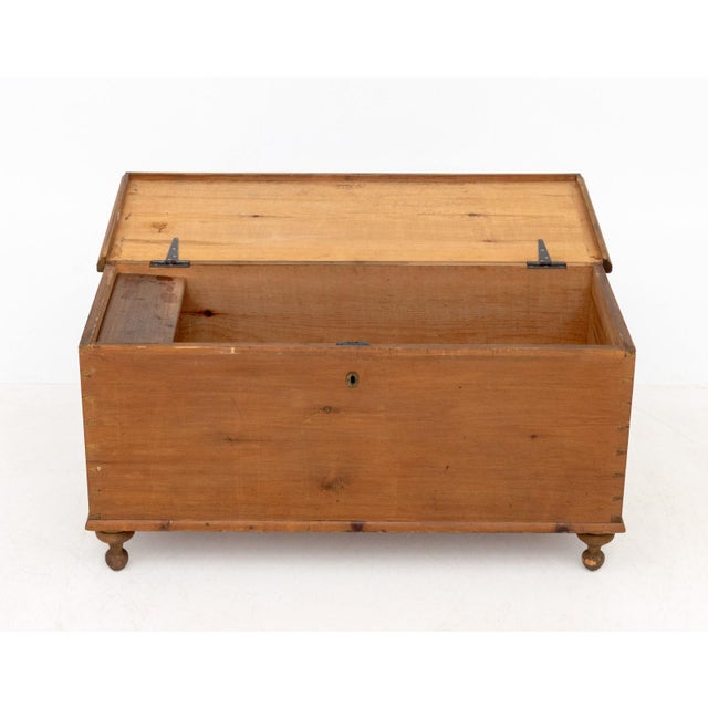 American American Pine Blanket Chest For Sale - Image 3 of 8