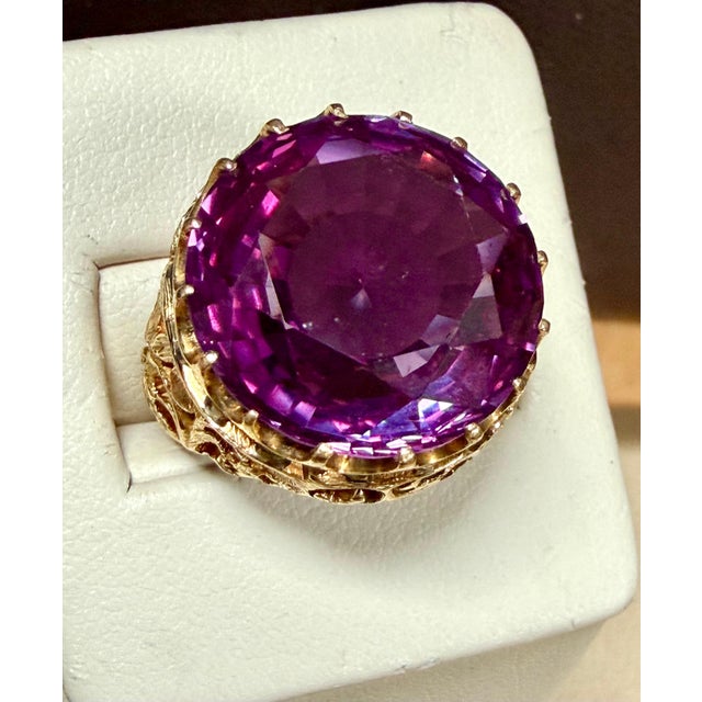 Metal 15 Carat Round Amethyst Cocktail Ring in 18 Karat Yellow Gold, 13.4 Gm For Sale - Image 7 of 8
