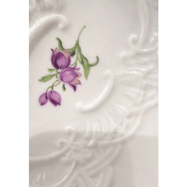 Meissen Porcelain 1970s Exquisite Meissen Reticulated Porcelain Bowl – Hand-Painted Floral Decor – 24.5 Cm For Sale - Image 4 of 10