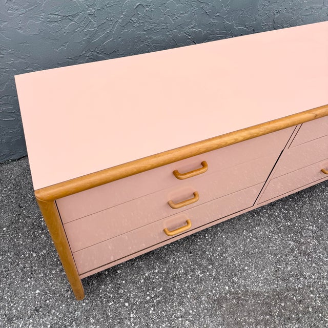 Postmodern Pink Gloss Laminate and Oak Dresser For Sale In West Palm - Image 6 of 10