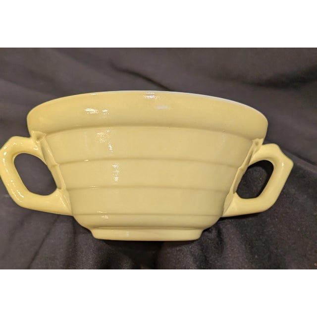 Vintage 1940s Hazel-Atlas "Moderntone" Platonite Pastel Handled Cream Soup Bowls - Yellow & Blue Set of 4 For Sale In Des Moines, IA - Image 6 of 8