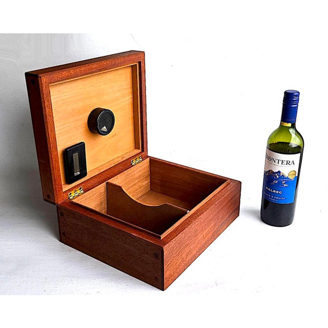Vintage Tropical Hardwood Humidor With Spanish Cedar Lining For Sale In Miami - Image 6 of 15
