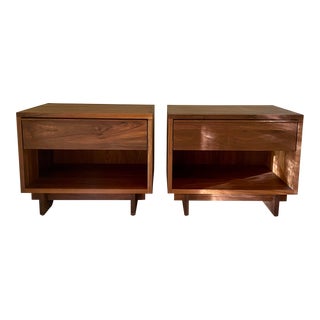 Room & Board Set of 2 Night Stands With One Drawer For Sale
