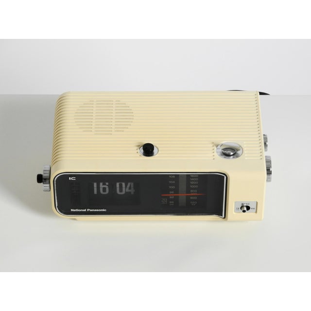 National Panasonic Flip-Number Radio Alarm Clock, 1970s For Sale - Image 4 of 18