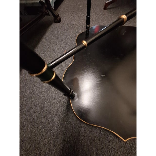 Gold 1980s Vintage Tole Paint Decorated Serpentine Tray Top Table For Sale - Image 8 of 11