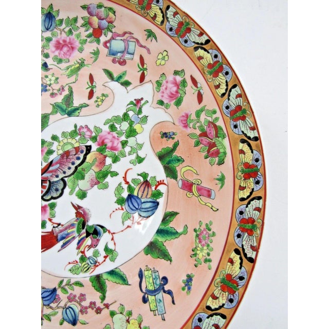 Mid 19th Century 19th Century Famille Rose Canton Bowl or Plate With Butterfly Border and Insects For Sale - Image 5 of 12
