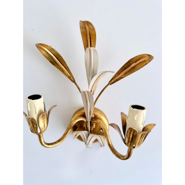 Italian Gilt and White Tôle 2-Light Wall Sconce attributed to Masca, 1970s For Sale - Image 9 of 12