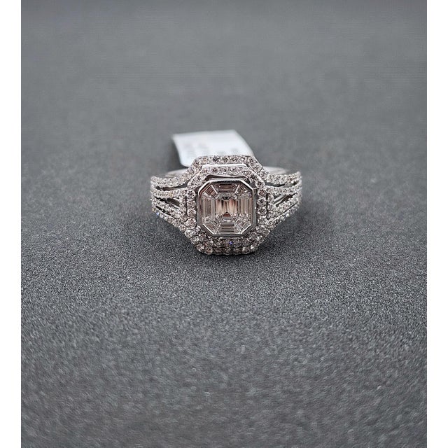 3.50 Ct Diamond Cluster Ring, Size 7 For Sale - Image 4 of 9