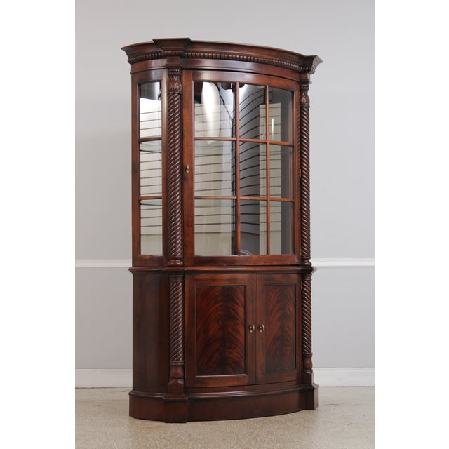 Traditional Henredon Bow Glass Mahogany Curio China Cabinet For Sale - Image 3 of 18