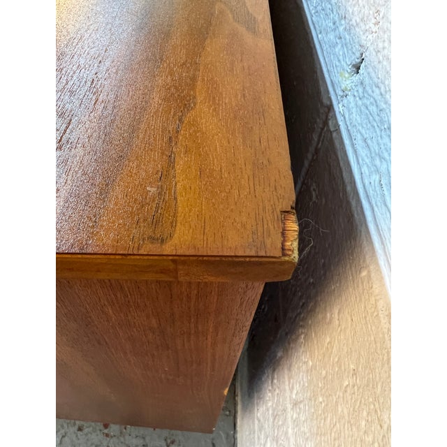 Mid-Century Sculpted Walnut Credenza by Young Manufacturing, Attributed For Sale - Image 16 of 17