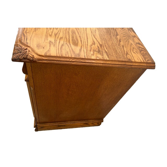 1990s Oakwood Interiors Lowboy Dresser Chest Four Cedar Drawers Cabinet Locking For Sale - Image 9 of 14