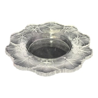 1960s Lalique Honfleur Geranium Dish 5-3/4" | Frosted Glass Rim | Signed Lalique France For Sale