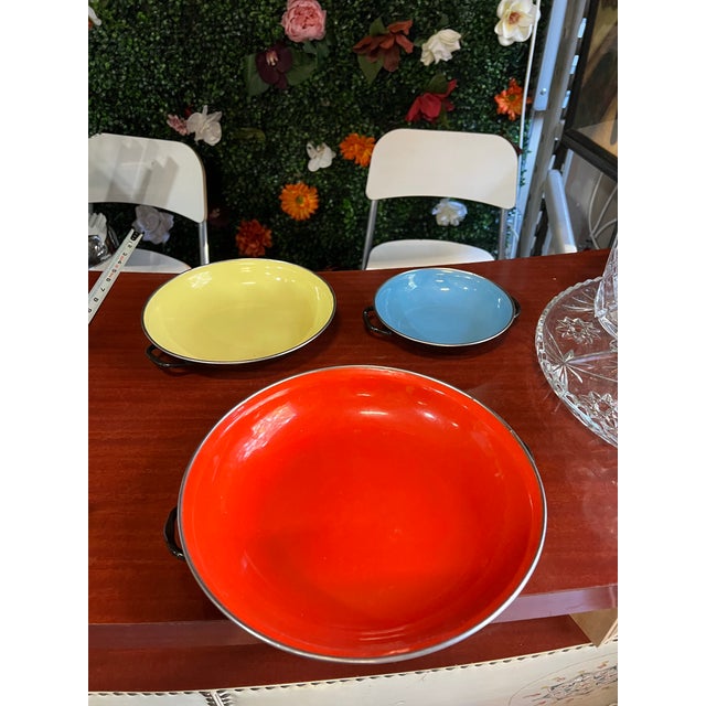 Up for consideration is a beautiful vintage collection of colorful enamel bowls from Yugoslavia. This would look lovely in...