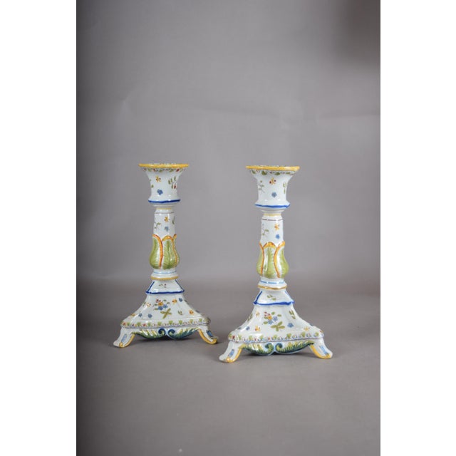 White Hand-Painted Ceramic Candlesticks with Heraldic Floral Decoration, 1910s, Set of 2 For Sale - Image 8 of 12